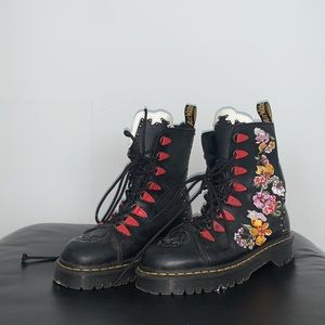 NYBERG | DR. Martens
